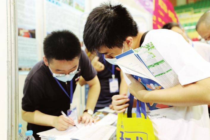 新高考新招生 百所高校代表现场支招_咨询会