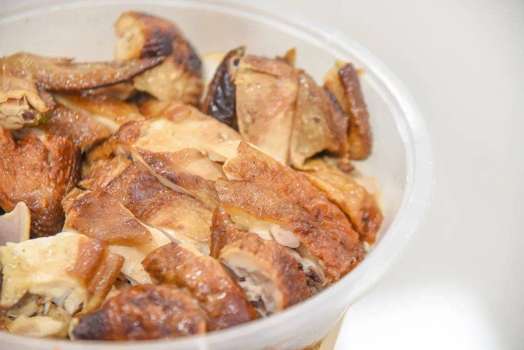 梧州美食大赏蒙山土窑烧鸡令人难忘的乡土风味