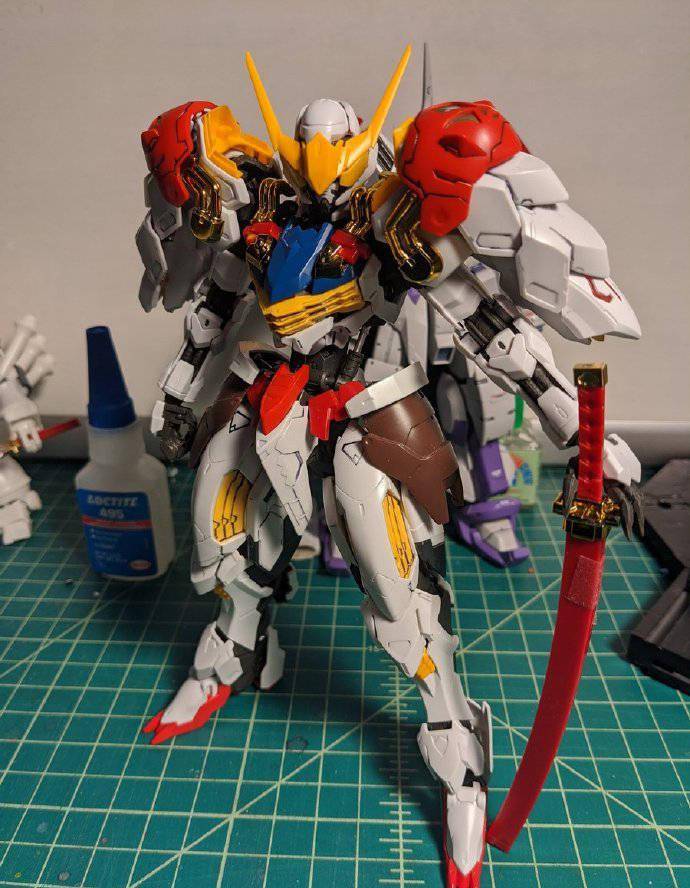 巴巴托斯高达模型武士风格改造