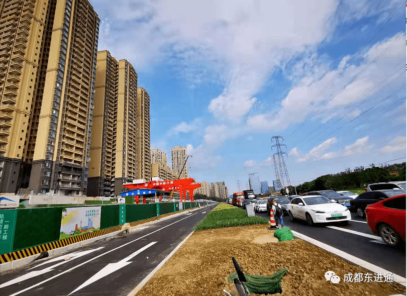 成龙简快速化改造工程龙泉段主车道全线通车东进 