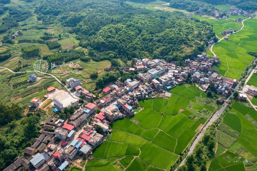 67航拍学校东安县新圩江镇中田学校照片视频跟10年前对比看有什么