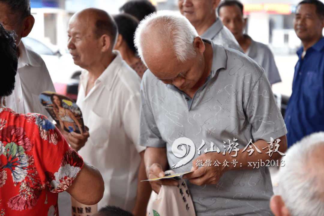 家住度尾镇度峰社区的陈春哥,今年75岁了