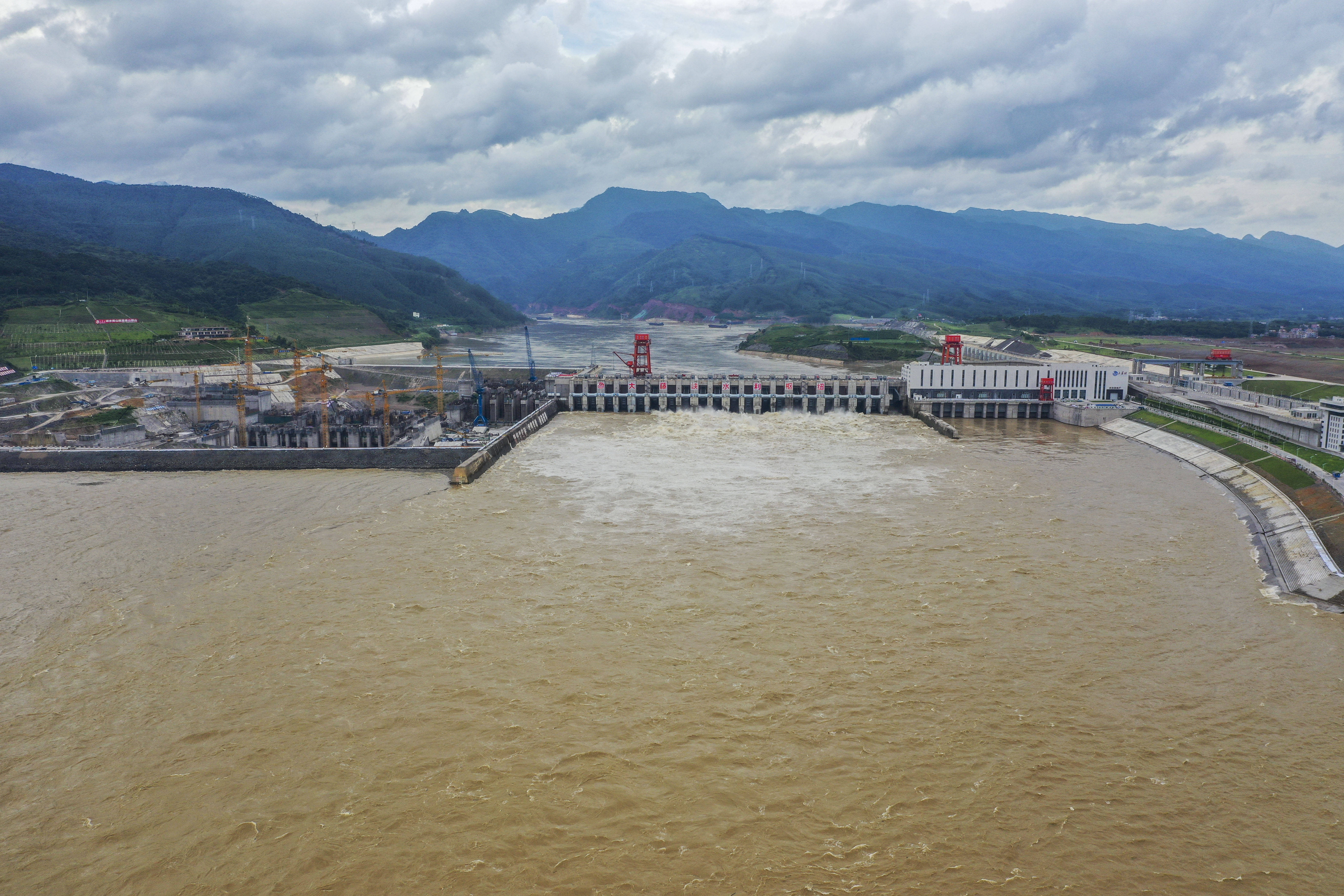 广西大藤峡:做好防汛保建设