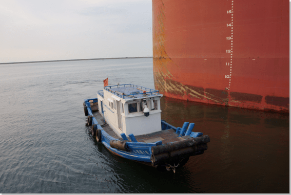 2智能水尺观测船利用无人机机动灵活,图传清晰的特