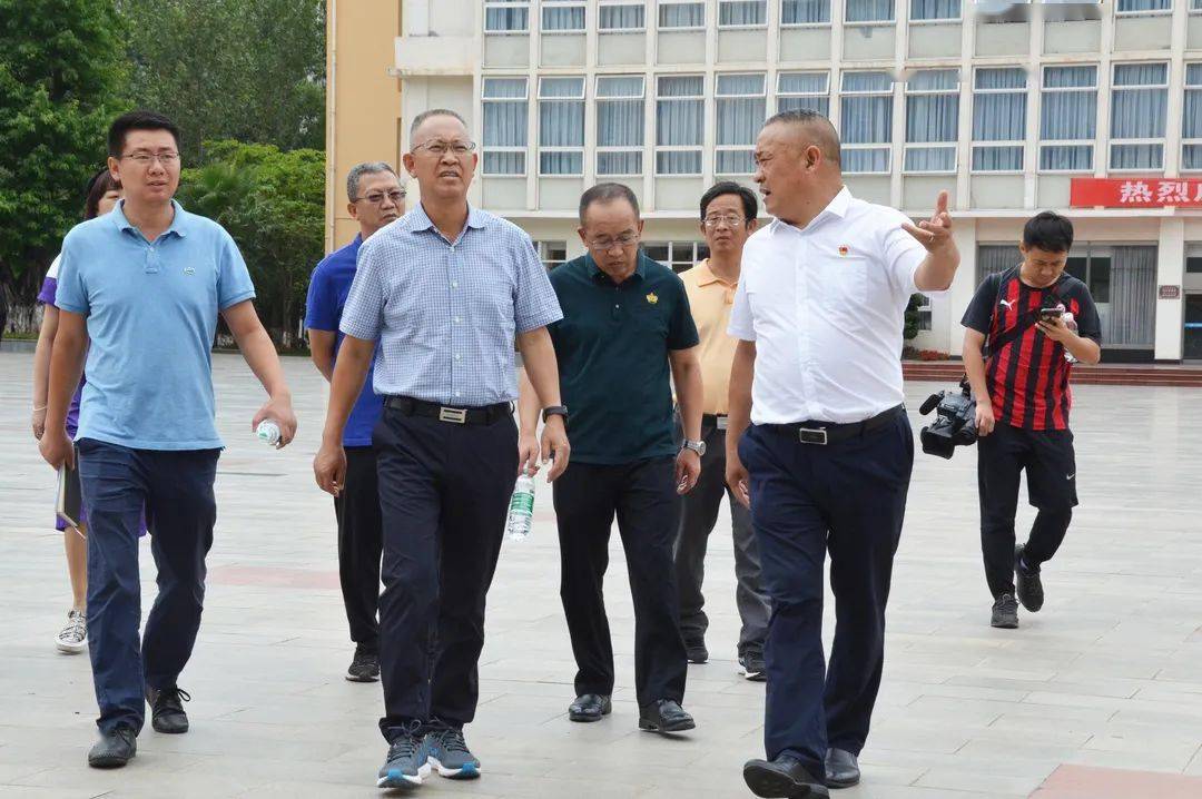 科学绿化校园环境用心构建和谐校园西昌市委副书记市长马廷贵到阳光