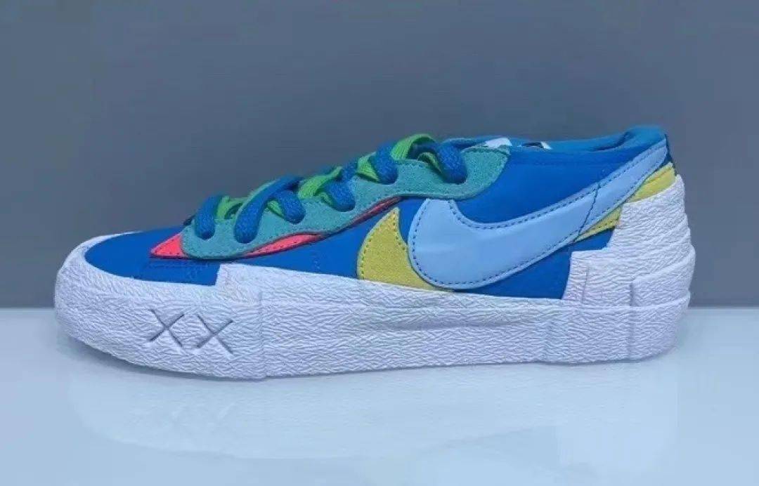 双为|KAWS x sacai x Nike 最新实物释出！发售日期临近！