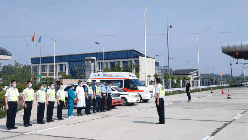 息县第一医疗健康服务集团走进杨店高速路口收费站开展应急演练及急救