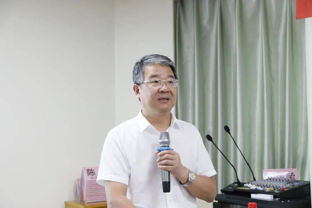 随后,温州医科大学第一附属医院副院长,急诊科主任卢中秋,浙江大学