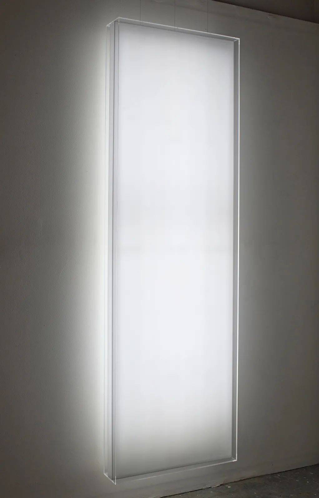 无题|玛丽·阔思亚洲首场美术馆个展开幕，艺术家以光作画