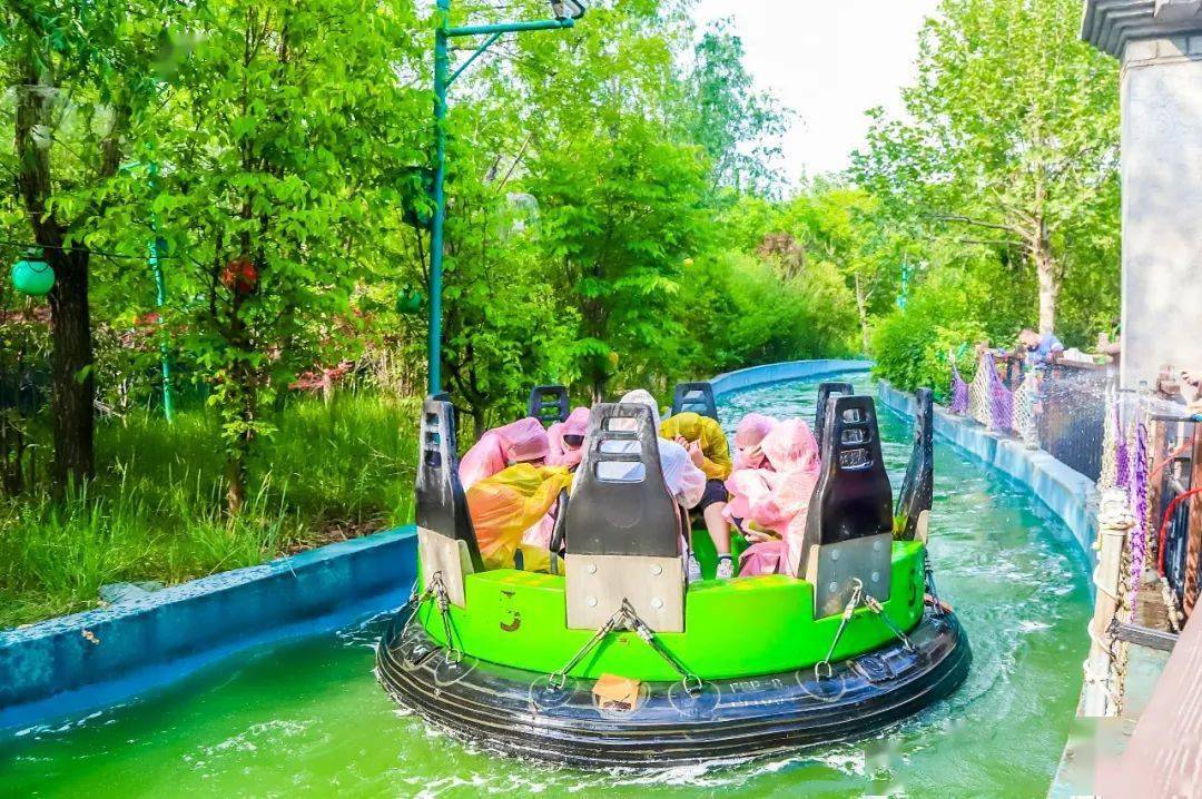 737373戳图片了解更多详情没有水的夏天是不完整的 .