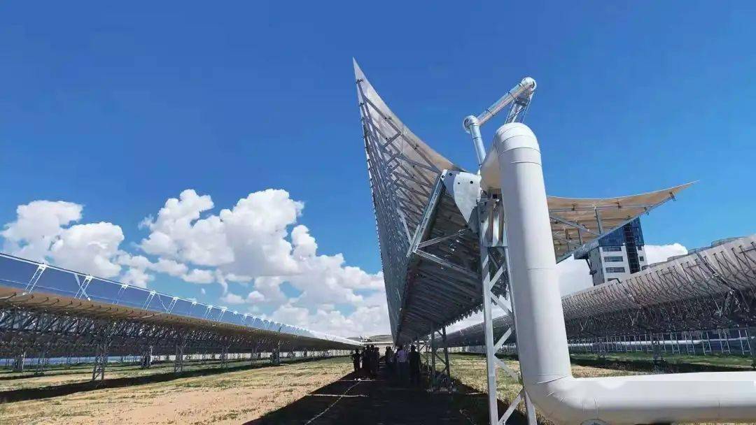 乌拉特中旗100mw导热油槽式光热电站集热回路实现高效光热转化_发电