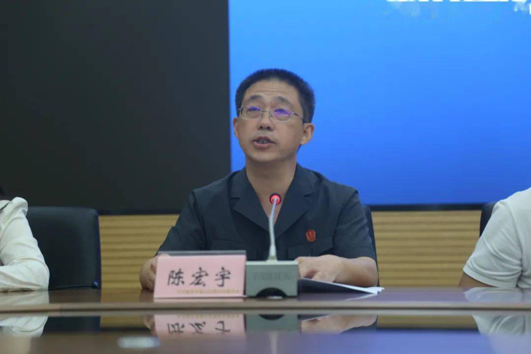 区法院院长陈宏宇答记者提问区法院在教育整顿中,深入开展自查自纠