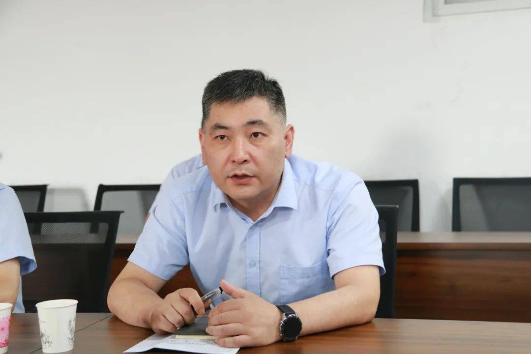 郑州新能源商用车运营有限公司到第二运营公司进行座谈交流_侯扬