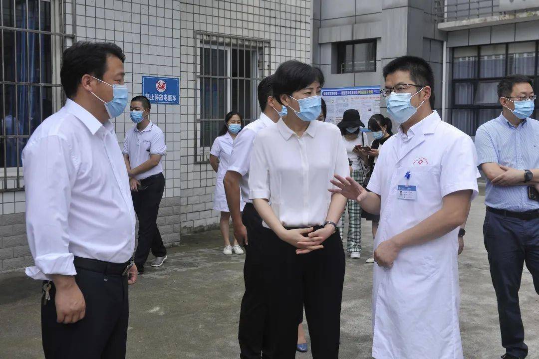 敬静在雅安调研要求全力做好川藏铁路建设医疗保障