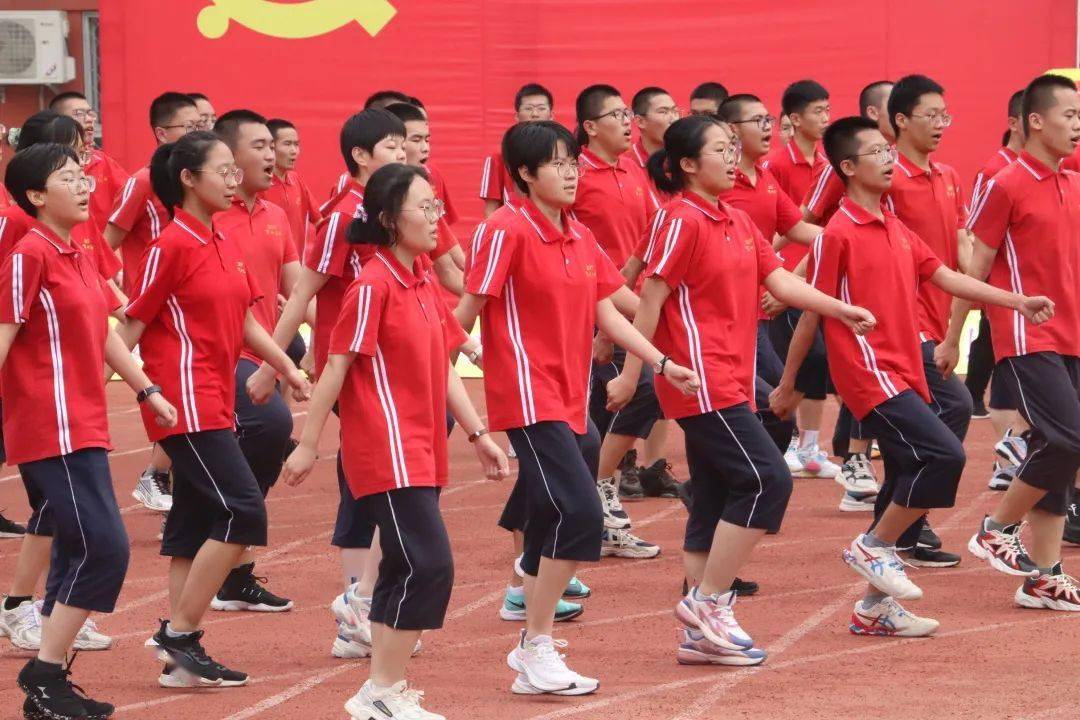 衡水市第十三中学校服图片