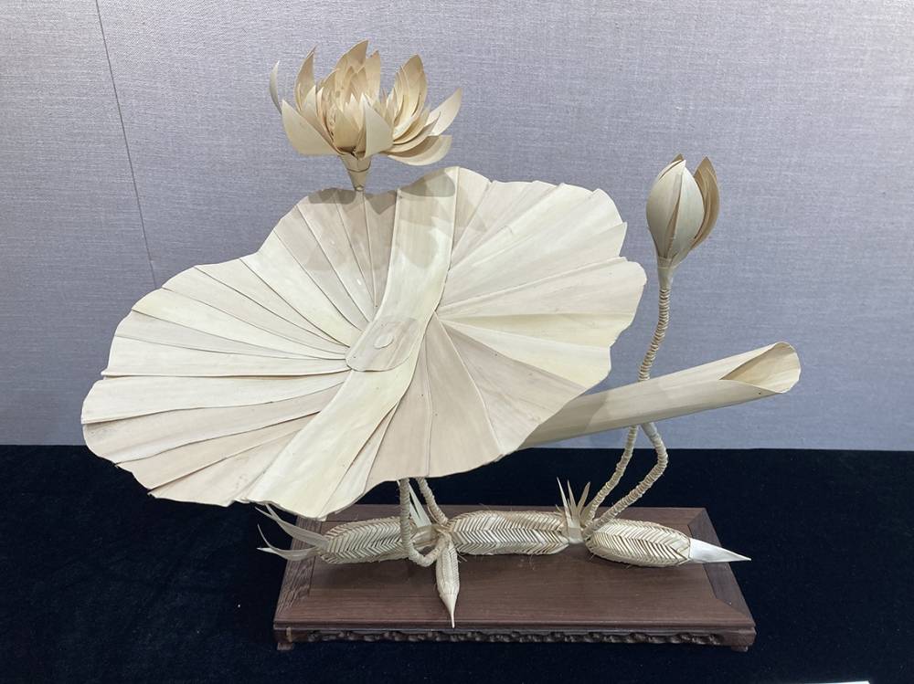 雕刻,剪纸,编织,刺绣,陶瓷……百件民间工艺作品亮相两江美术馆_展览