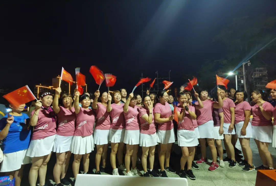 接地气聚人气有声势红色文艺轻骑兵掀起大合唱热浪