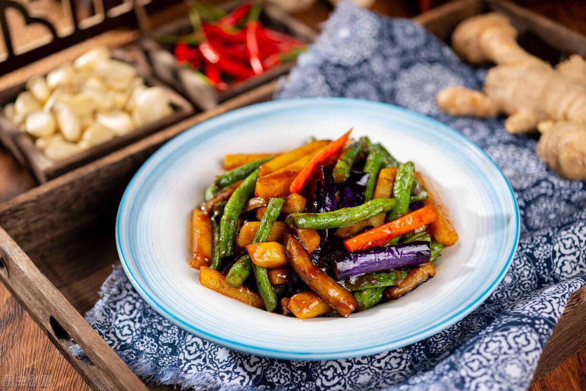 如何炒豆角茄子简单又好吃 673091b00f41403ead5947f9bb388171.jpeg