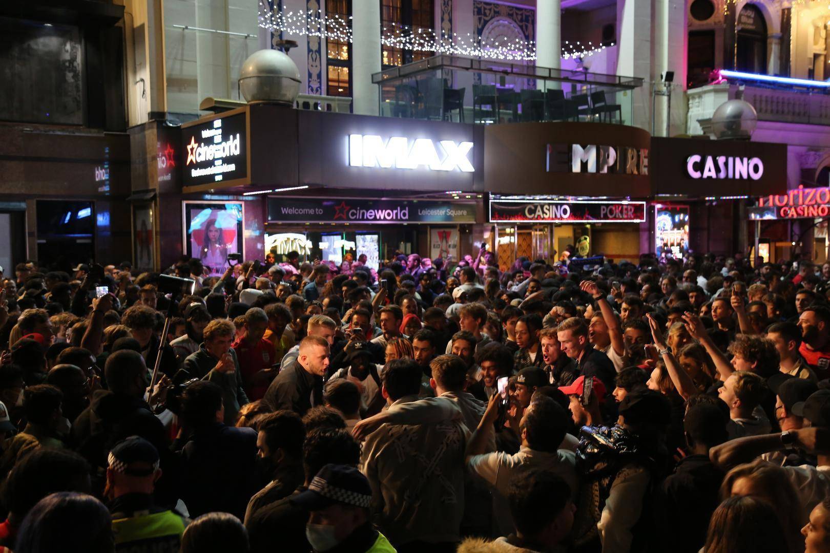 塞维利亚|欧洲杯成新冠“帮凶”？已有近2500例新冠病例和欧洲杯有关……