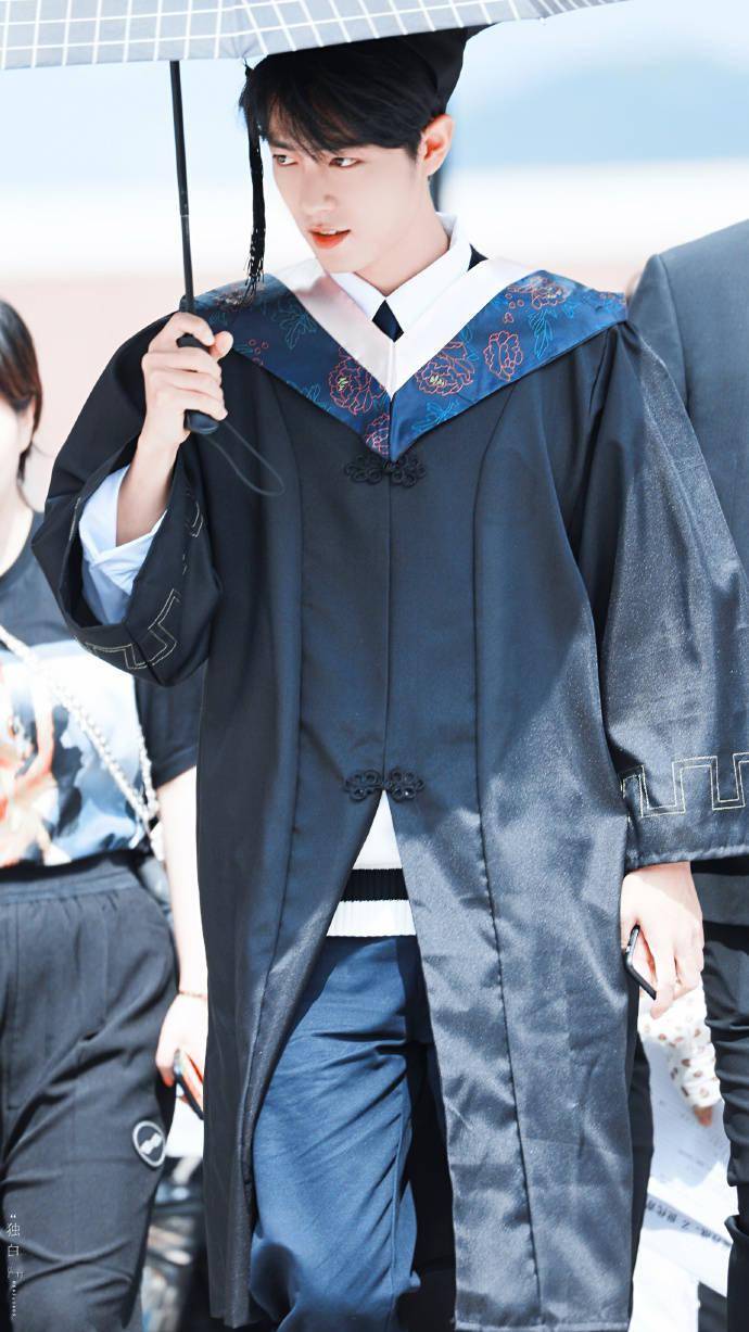top级别的明星校服造型 清新风的肖战学长请求一战