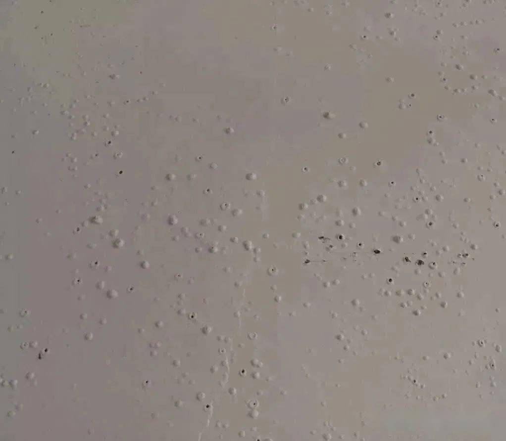 起泡外小内大,气压挤压腻子反弹