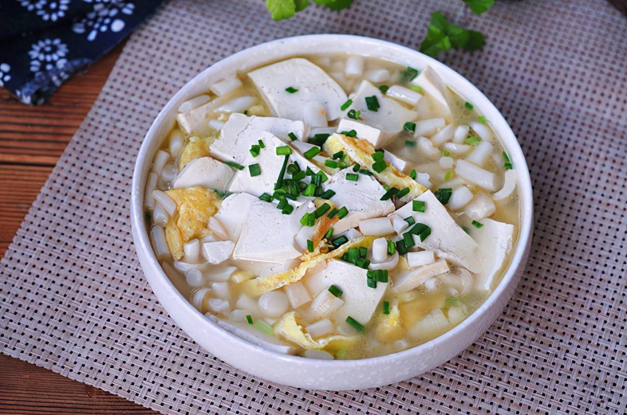 夏天降暑解渴,綠豆湯不如菌豆湯,清爽滋補還便宜,家家吃得起