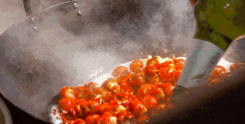 9秒68元虾尾1份 瓜子1盘,坐在大院炕上嗦虾喝啤酒,岂不美哉!