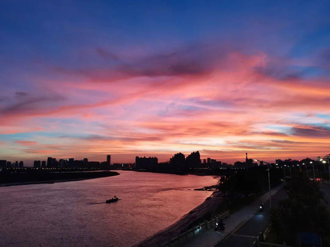 晚霞刷屏朋友圈!