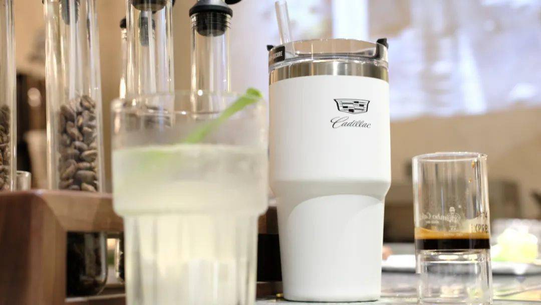 来袭|夏日来袭 | 带上凯迪拉克联名系列随心出发