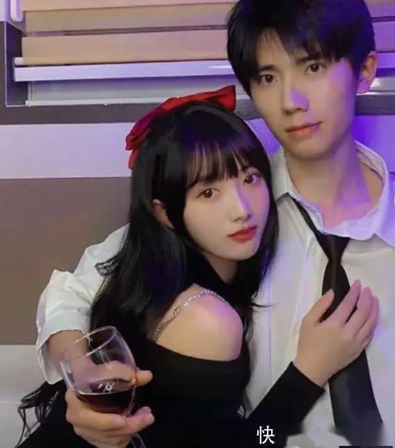 真正的林晚晚与果然合照曝光假晚晚手上也有痣被质疑为了假装真晚晚画