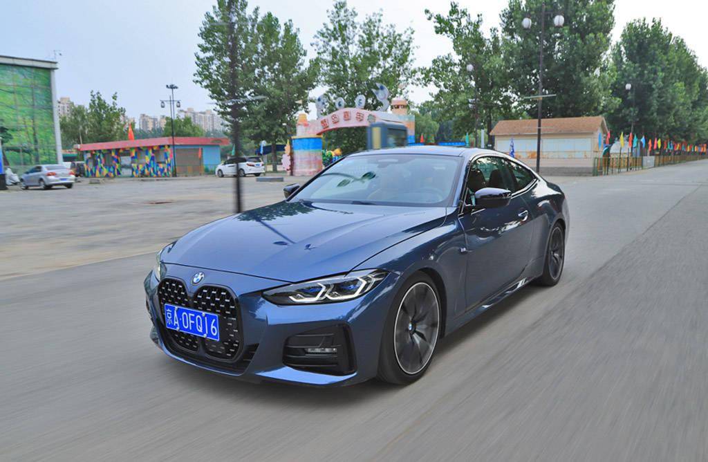 和3系有明显差异的绣春刀试驾2021款宝马430im运动曜夜版