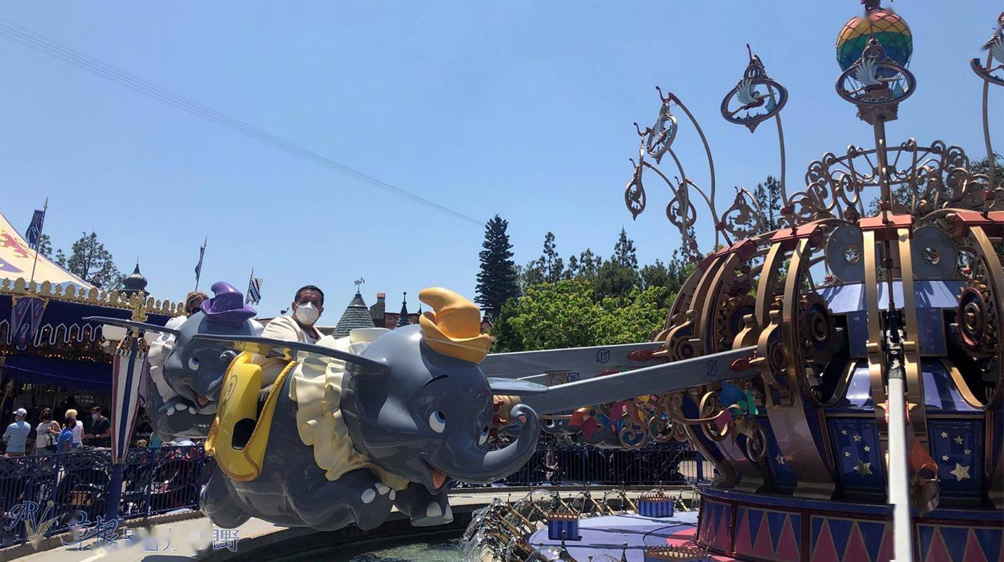 另一个在迪士尼内估计应该是最长的游乐设施之一,全程快15分钟,但却