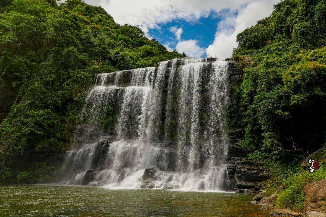 景区被誉为"岭南第一瀑"位于揭西县京溪园镇黄满寨瀑布旅游区自驾导航