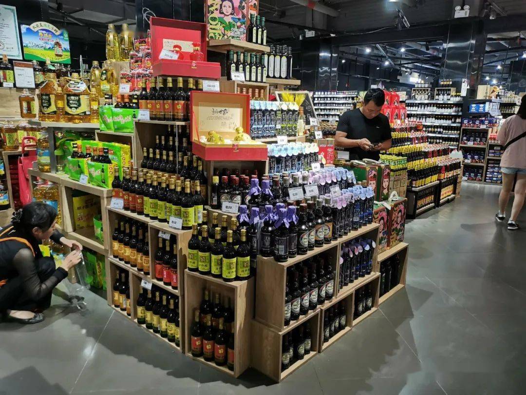 收集了80张食品堆头美陈,分享给你!