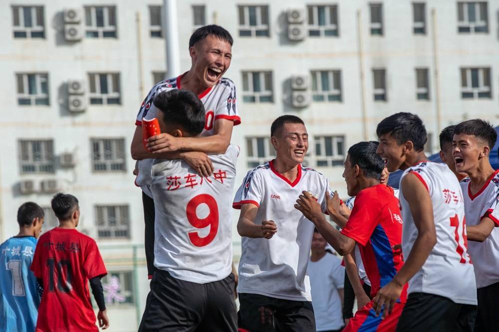 新疆赛区冠军出炉新民晚报杯点亮少年足球梦