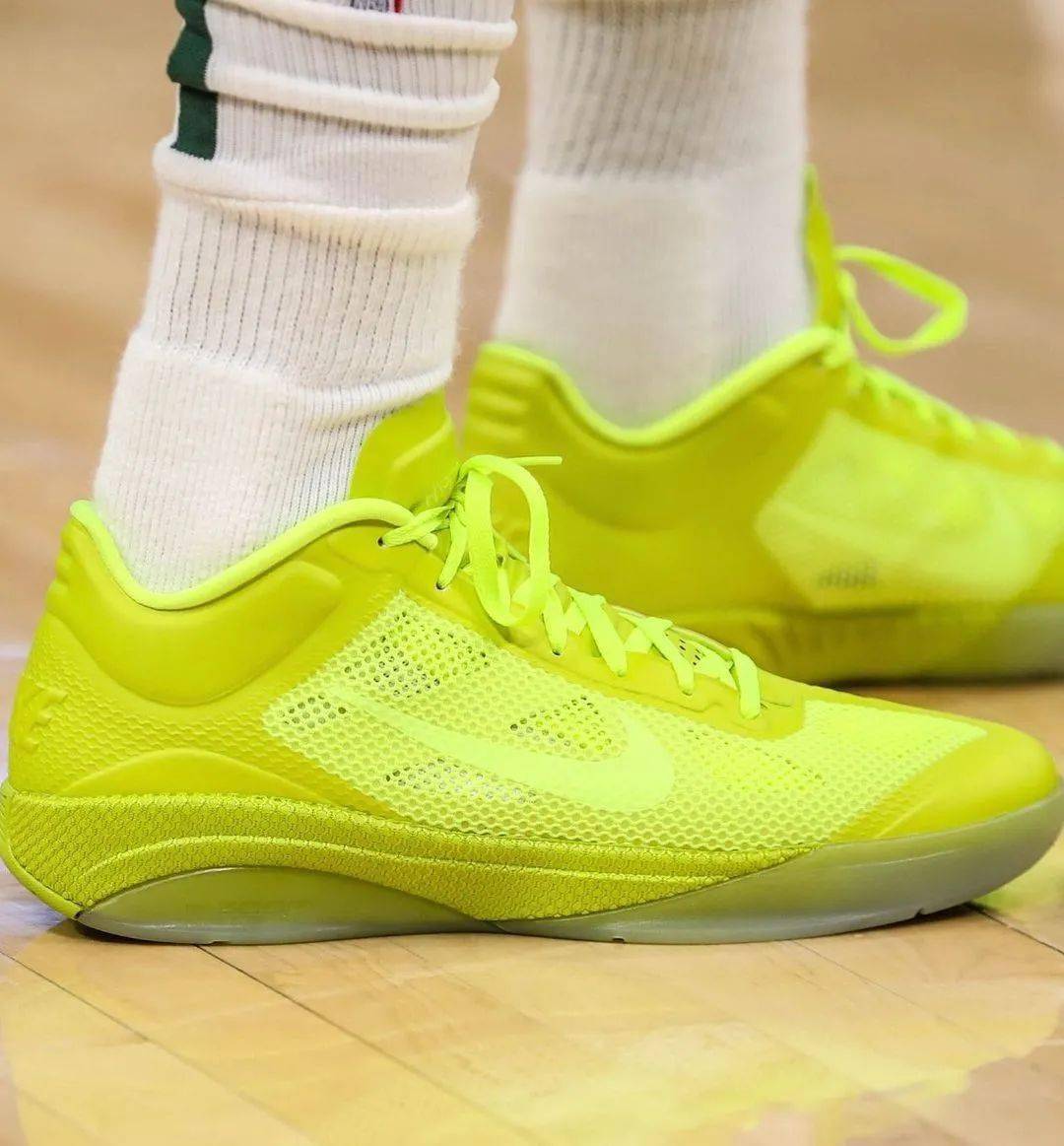 nike hyperfuse 2010nike zoom kobe 4 protro艺能又到了我们快乐的学