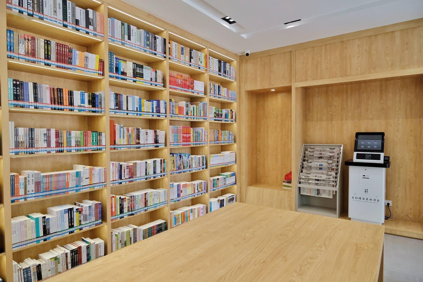 进一步丰富公共文化生活圈,打造全民阅读服务网络,将有限的图书馆阵地