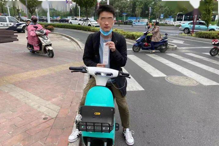 高邮实名曝光第10期!骑电动车不佩戴头盔的.