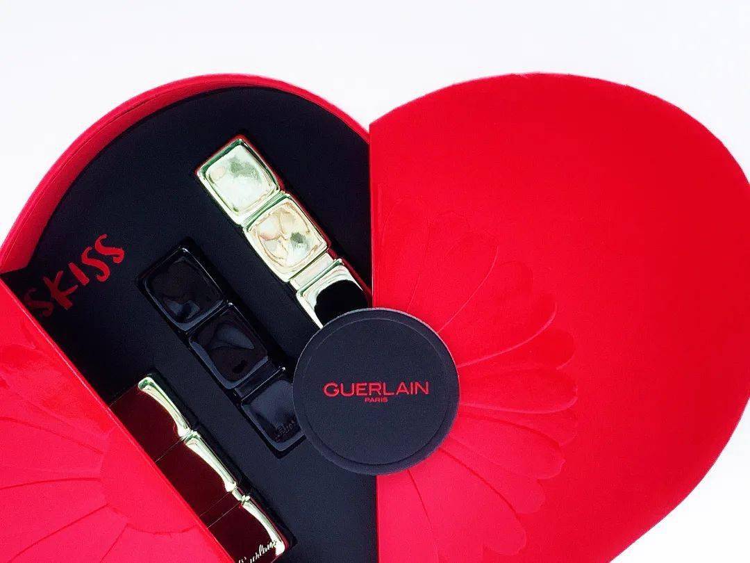 手指|开箱 | 今天就让你们知道三十多度的手指能开出多高分的箱