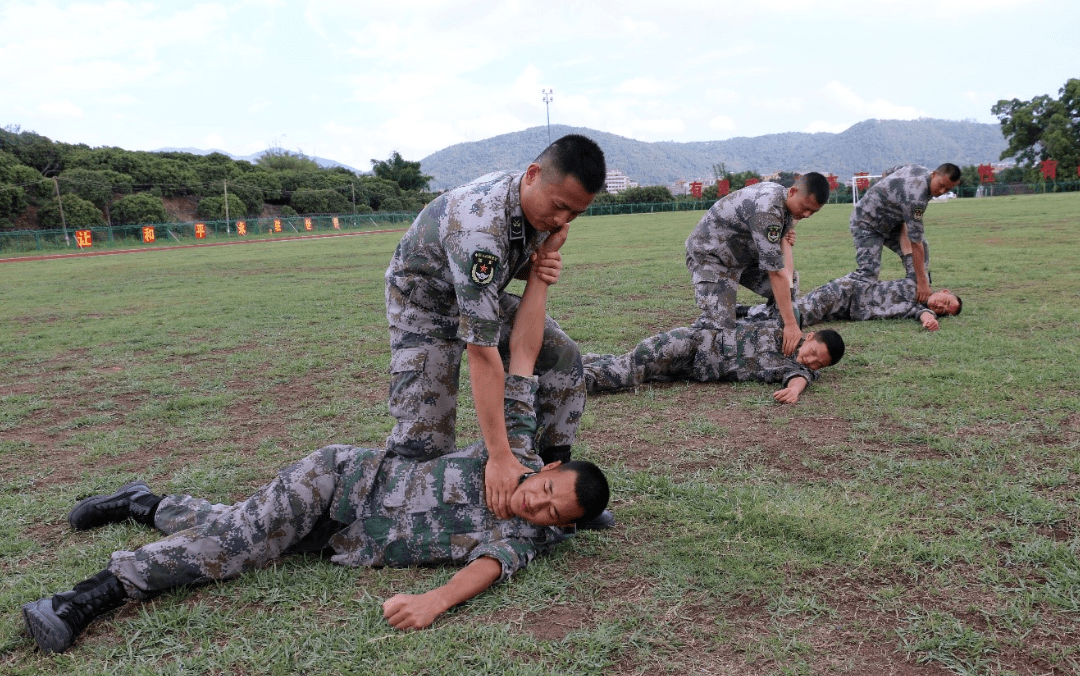 格斗训练.撘脚手架训练.