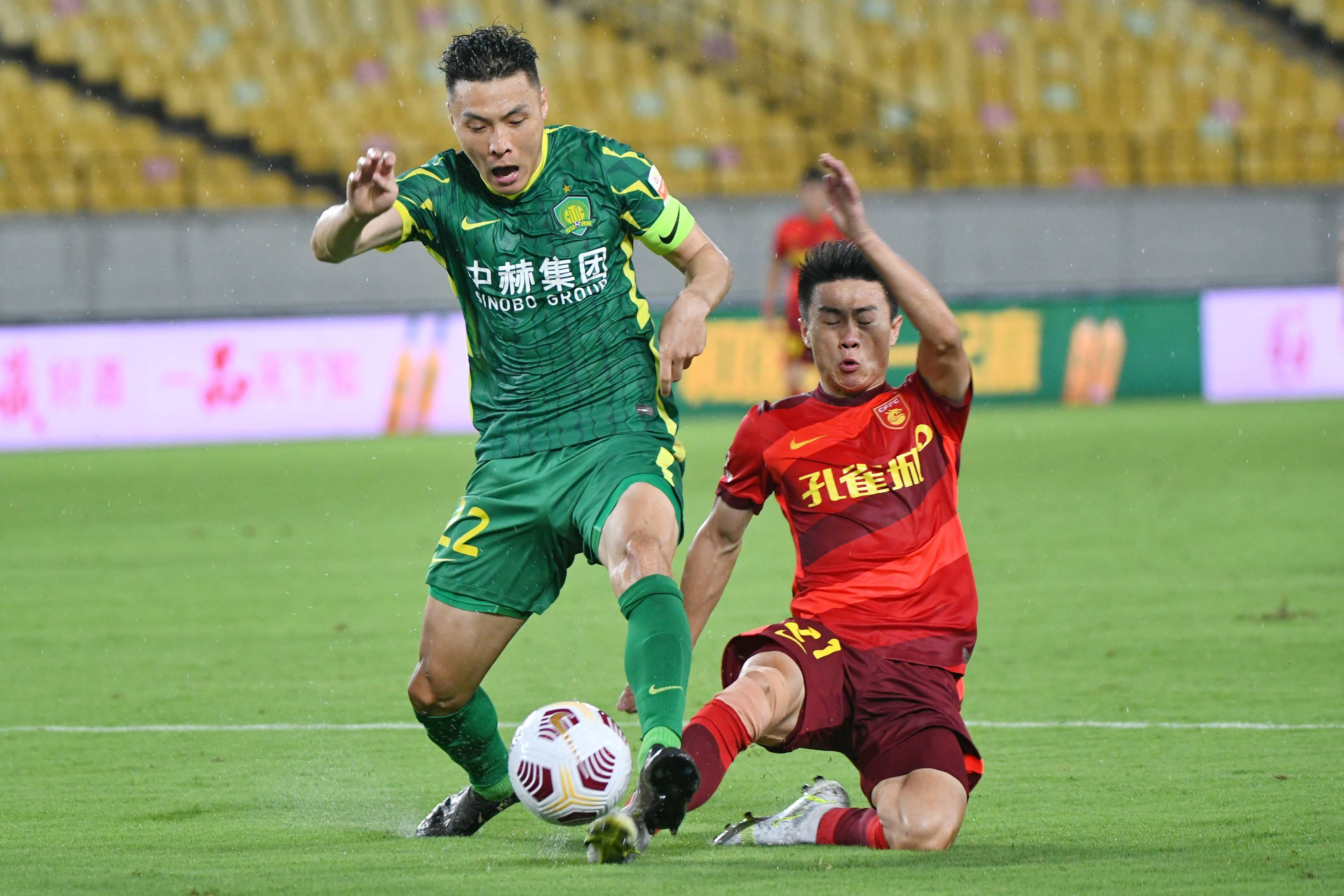 国安公布新赛季大名单|北京国安公布2022赛季大名单，4名外援在列，于大宝将戴上队长袖标