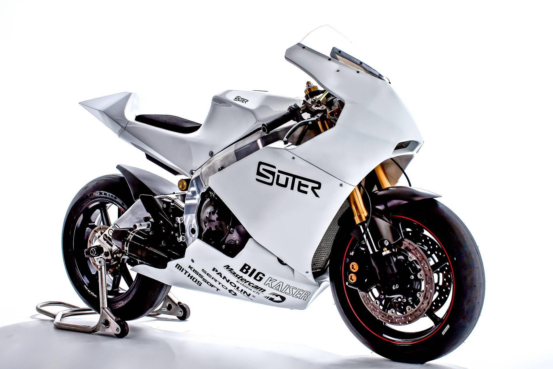 sutermmx2在售的直列四缸moto2赛车r6版