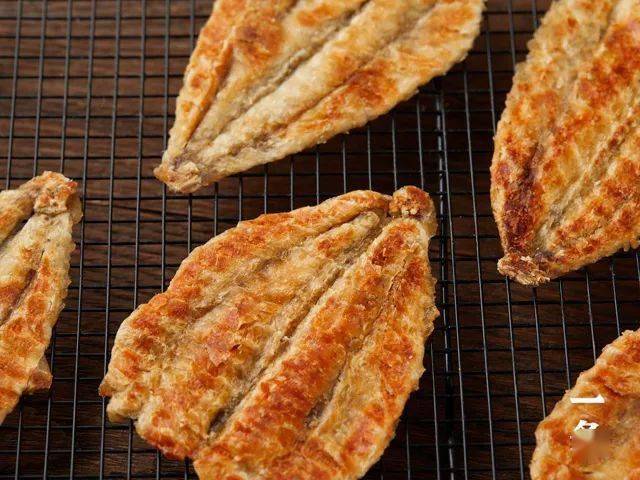 丹东特色鮟鱇鱼烤鱼片片片金黄咸甜鲜嫩