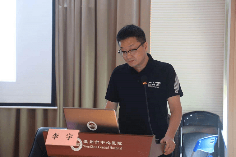 专家李宇,以及赵晓丹,朱秀静,朱艳艳,曾海鹰等护理专家进行专题授课