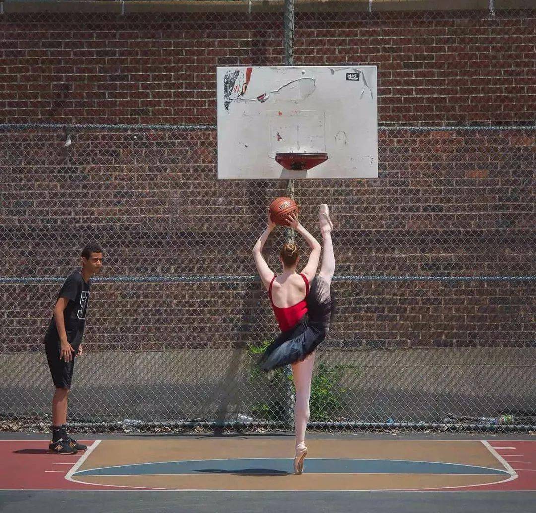 芭蕾演员街头全裸居然这么美