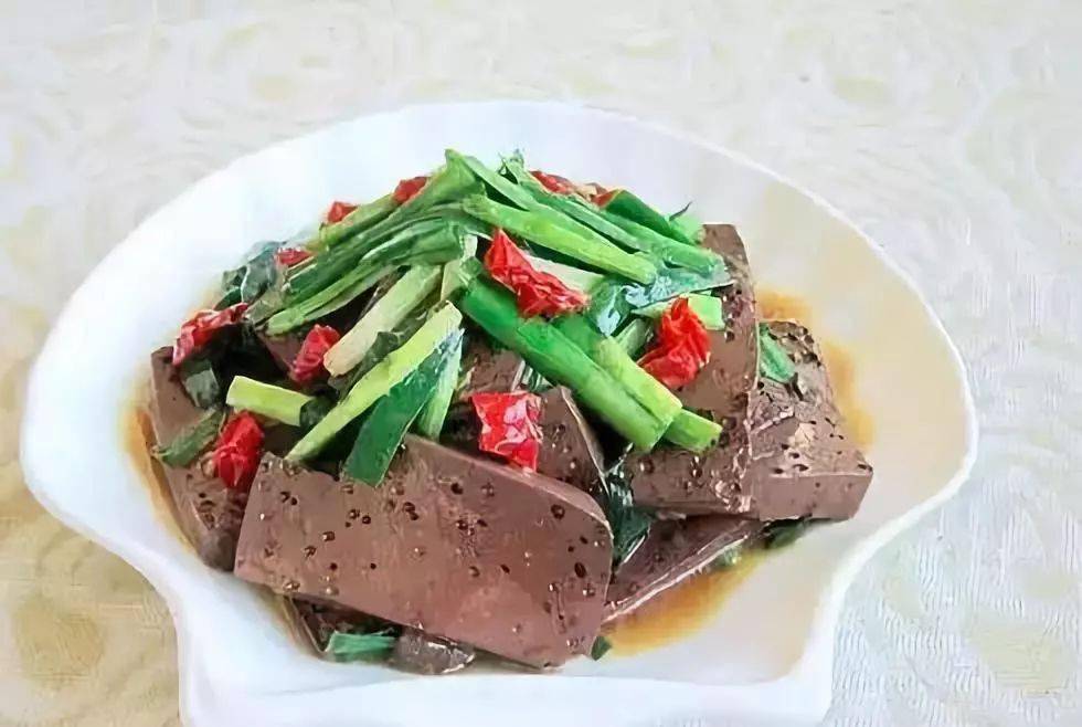 猪血怎么做好吃又简单?猪血(毛血旺)的家常做法_备用