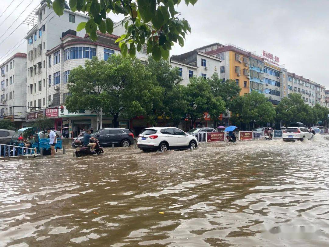 大暴雨突襲!高安城區多處漲水