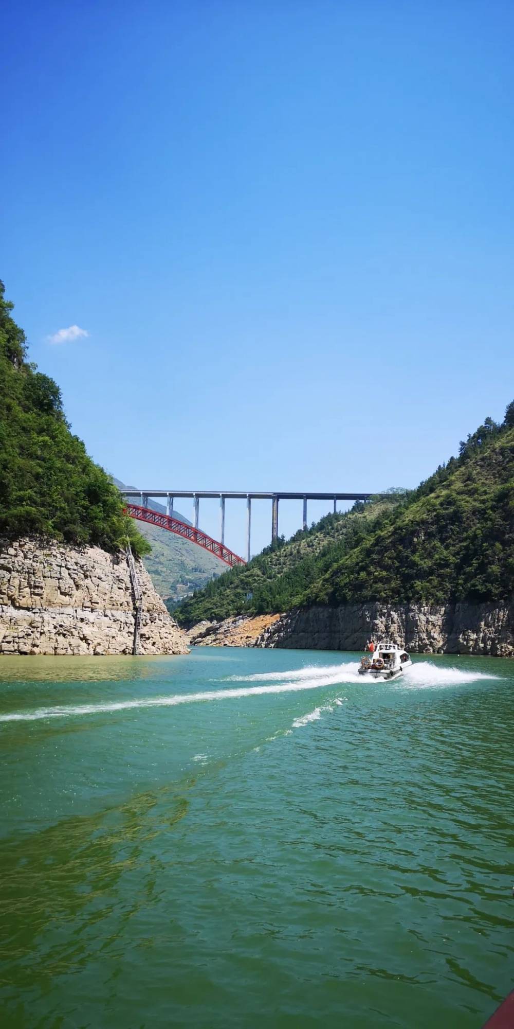 载一叶方舟享一夏清凉小三峡小小三峡待你身临其境