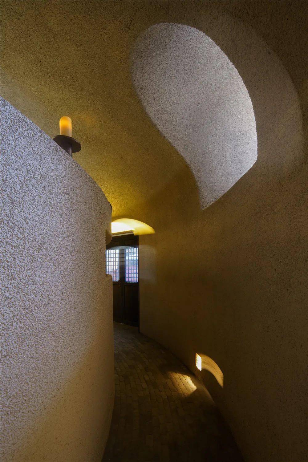 风靡郑州的人气茶饮把新店开进窑洞里