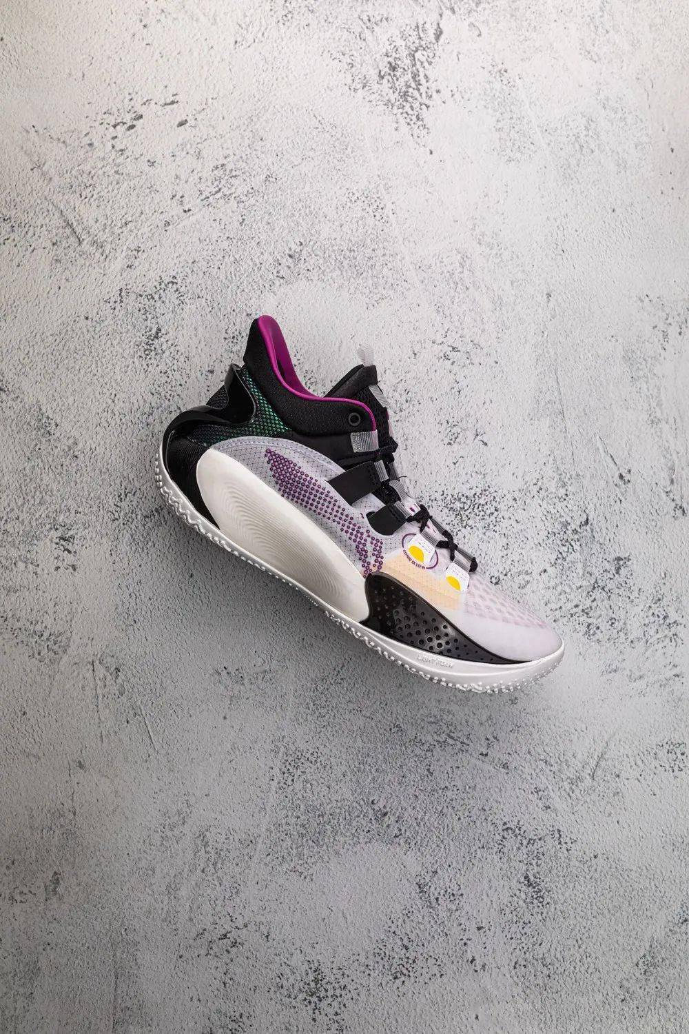 后跟|李宁低帮出神鞋!音速 9 Low 造型更犀利!透气大升级!